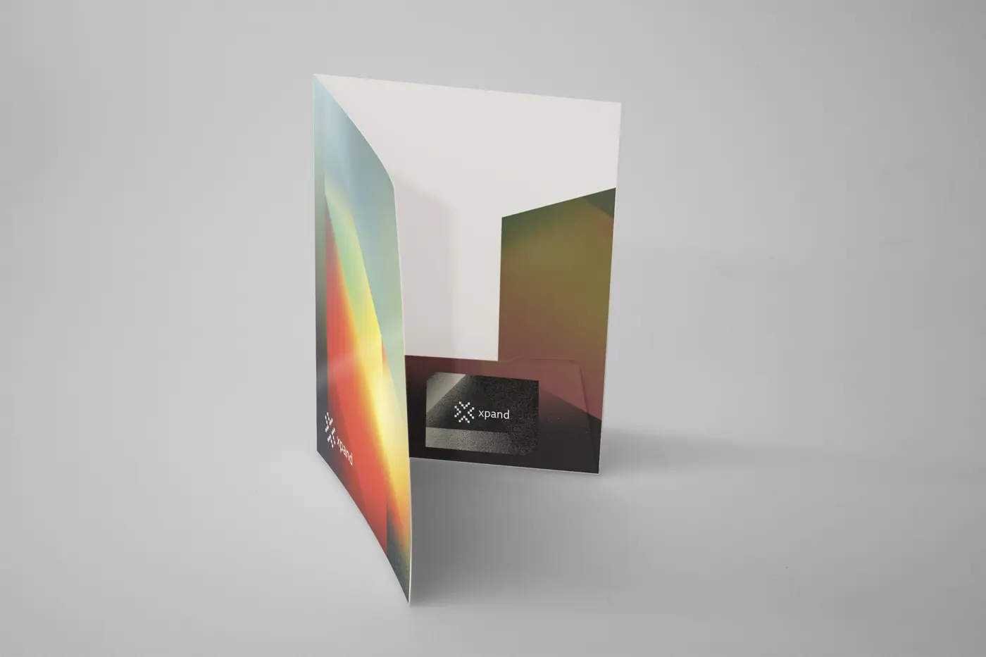 Presentation Folders, interlocking, view 4 – printed by Buzz Media